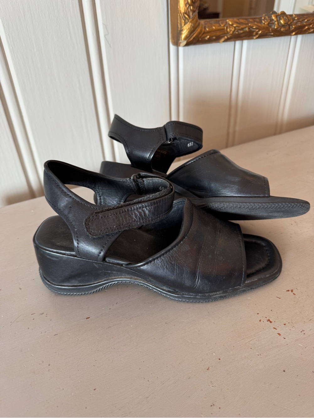 Women's Black Leather Slingback Sandals Comfortable Everyday Style Ecco 8.5